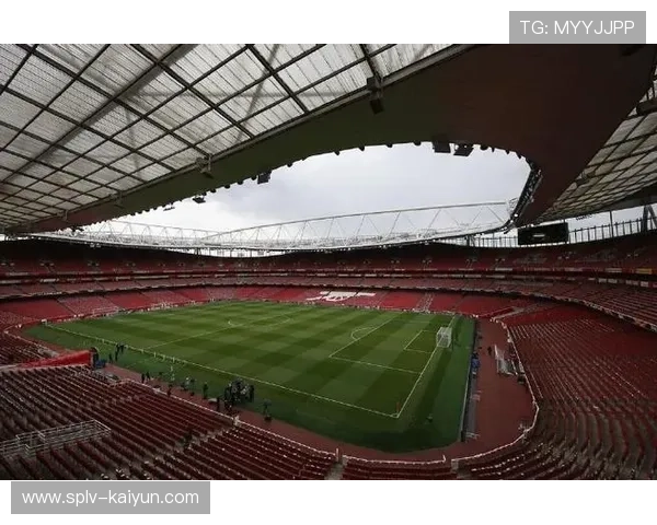 足球艺术表达：球场建筑设计美学与文化象征